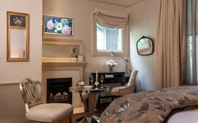 Stonehurst Place Bed & Breakfast