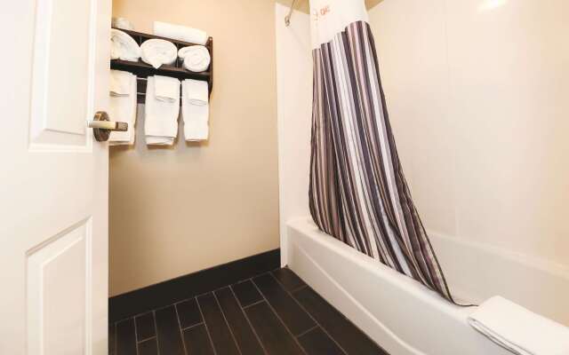 La Quinta Inn by Wyndham Sandusky near Cedar Point