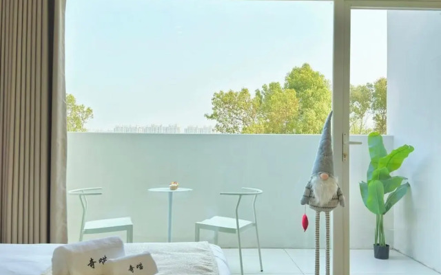 QIMeow Garden Hotel