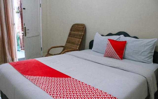OYO 2799 Berastagi Backpacker Rooms – Guest Rooms – Berastagi