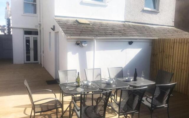 143 New Road Porthcawl