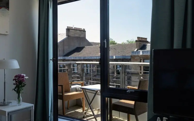 Hillhead Apartment with Roof terrace