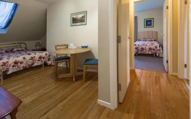 L' Auberge Doucet Inn