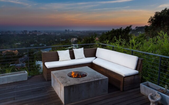 Villa High Views