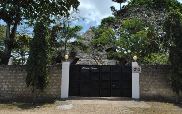 Sonnie House Diani