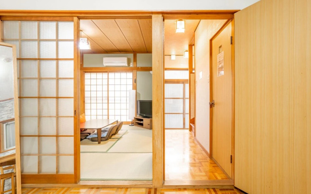 Sakuragawa No Hakugetu Osaka Castle Villa