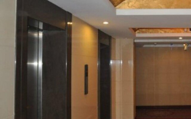 Crown Garden Hotel
