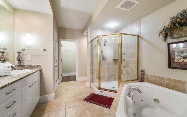 Crc1009 2 Bedroom Condo