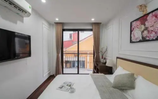 Charming Moon Hotel