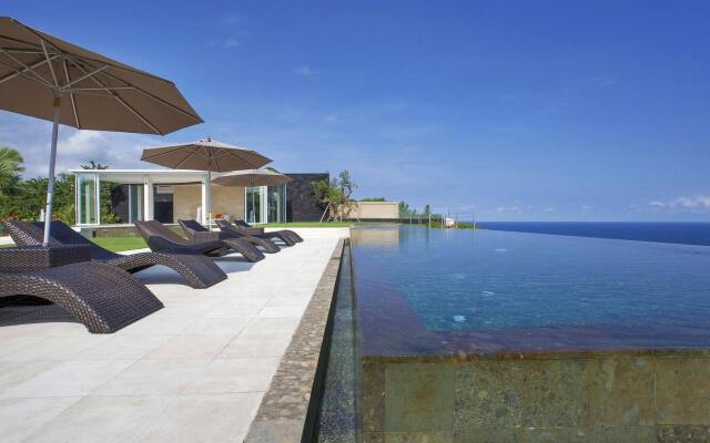 The Sanctus Villa