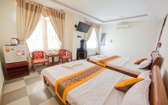 Ngoc Huong Hotel