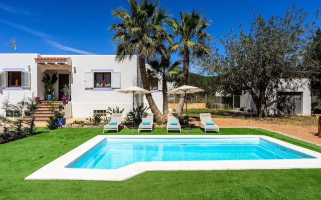 Attractive Villa With Private Pool