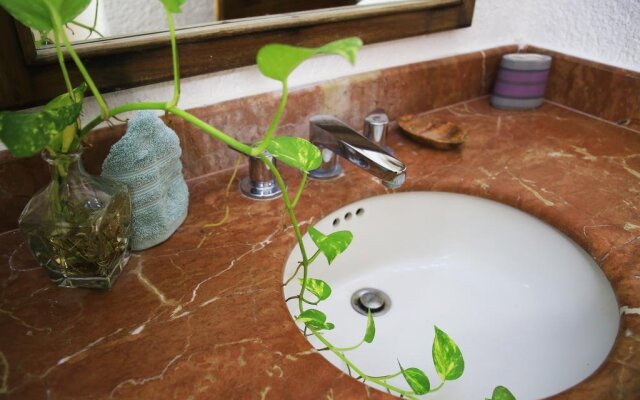 Latinos Luxury Suites