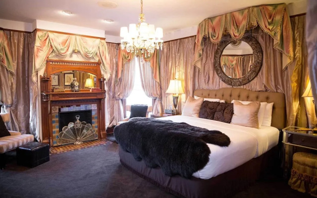 Baker House Hotel
