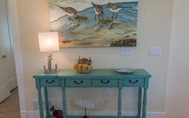 Coastal Horizons Apartment 6