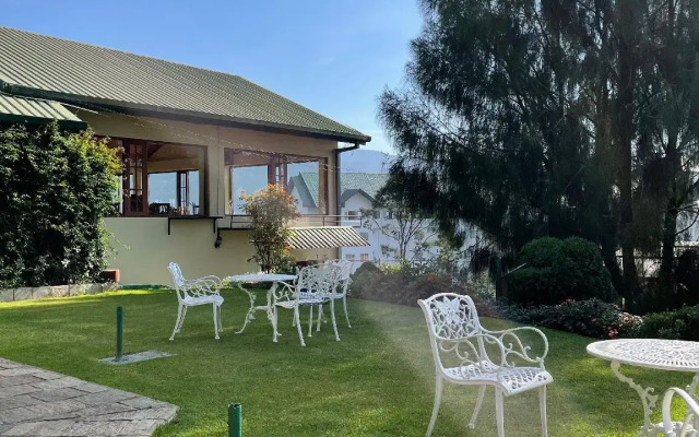 Tea Bush Hotel - Nuwara Eliya