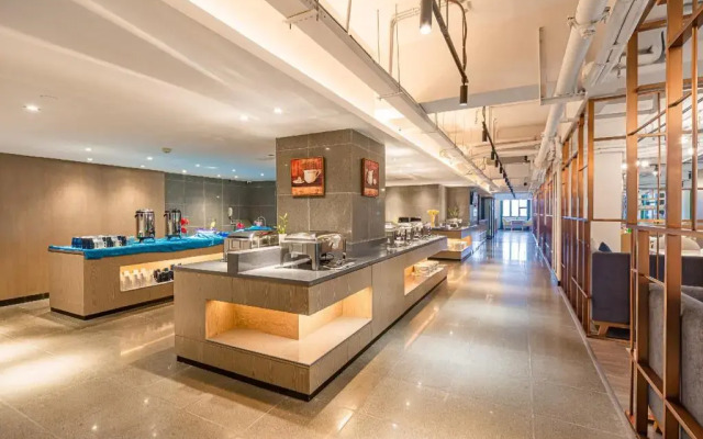 Rezen Kingtown Hotel (Chongqing Liangping)