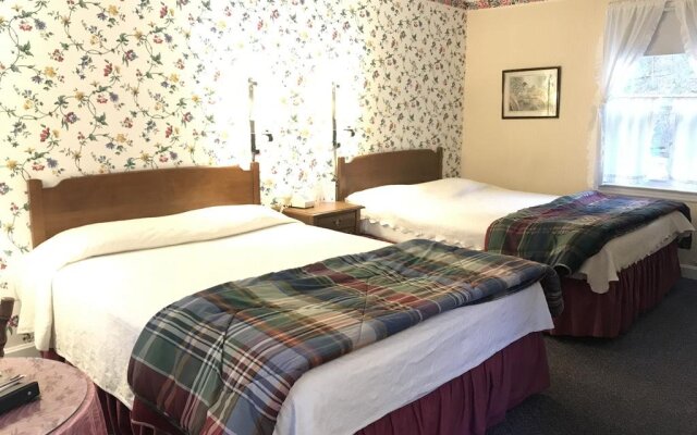 1896 House Inn & Country Lodgings