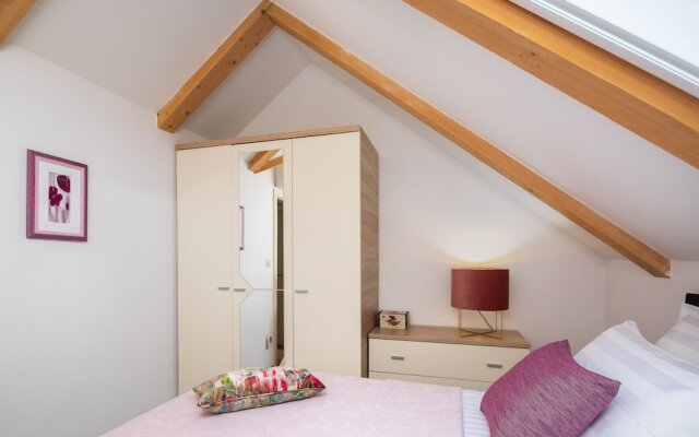 Romantic apartment in the attic