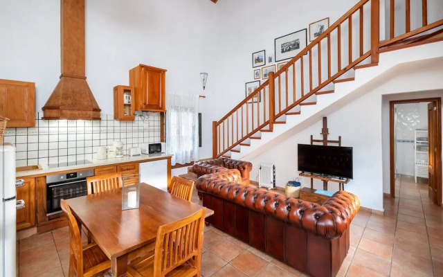 Aragon House