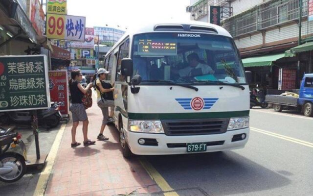 Jiji Art Backpackers Hostel