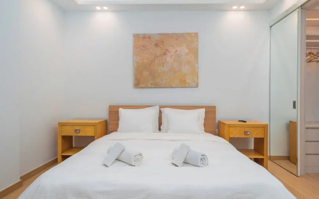 Alimos Luxury 3Bd w Outdoor Jacuzzi