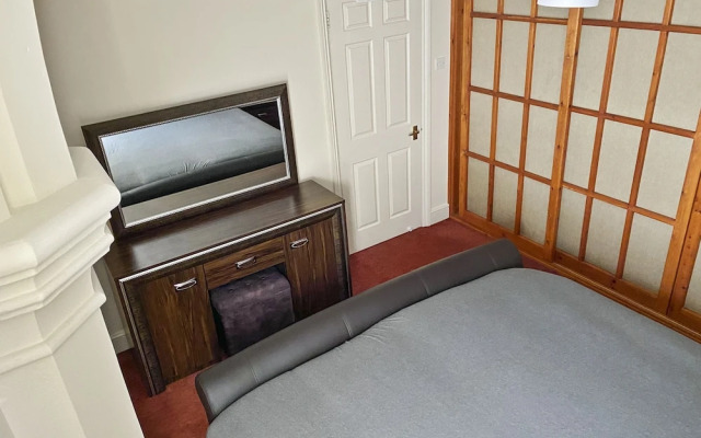 Rare 1-bed Church Converted Apartment in London