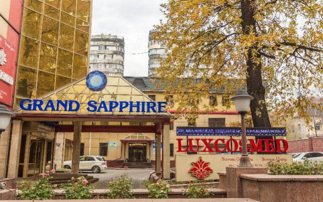 Grand  Sapphire