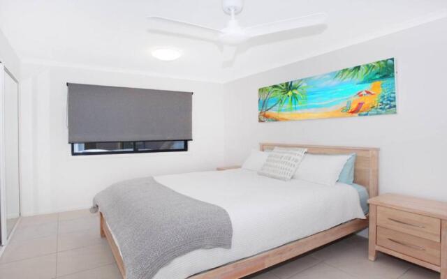 Unit 1 'Phoenix Apartments', Coolum Beach