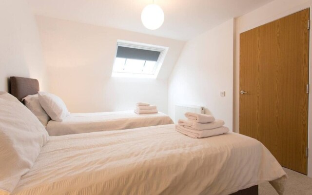 Remarkable 2-bed Apartment in Culross