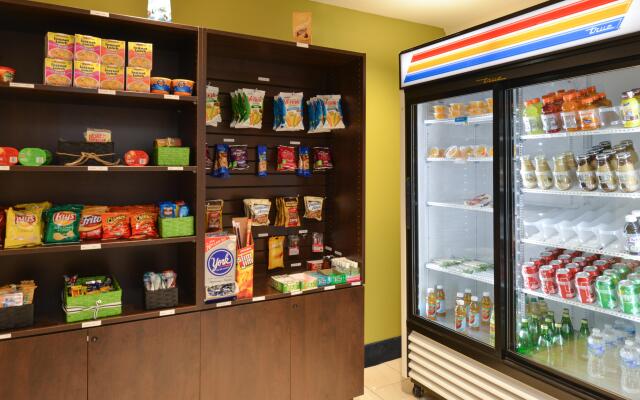 Holiday Inn Express & Suites Raleigh NE - Medical Ctr Area by IHG