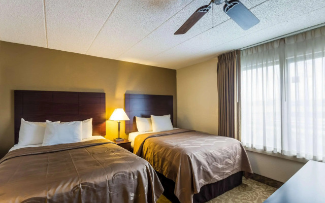 Quality Suites Milwaukee Airport