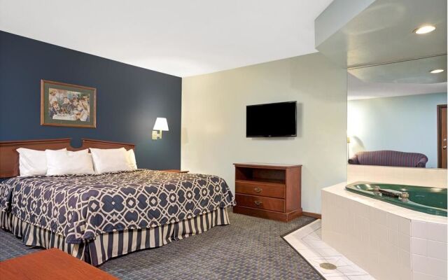 Super 8 by Wyndham Hudson