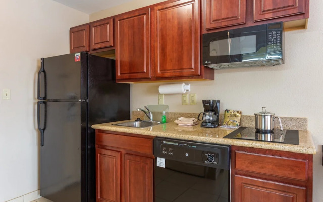 Candlewood Suites South Bend Airport, an IHG Hotel