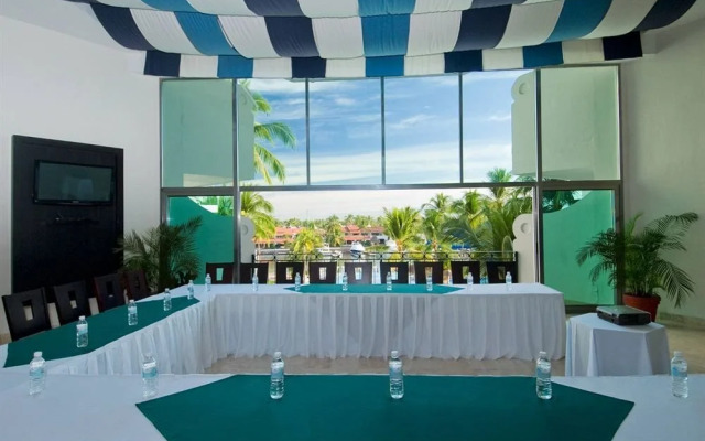 Club Embarcadero Pacifico