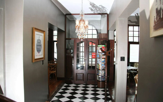 Tudor Hotel