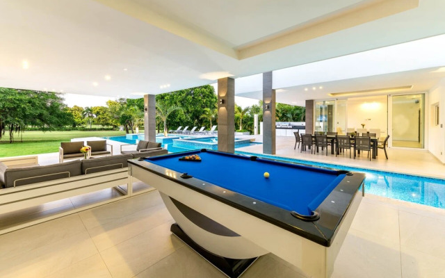 Ultra Modern Villa with Chef & Maid
