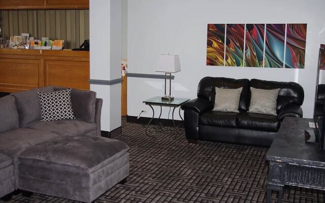 Clive Hotel & Suites