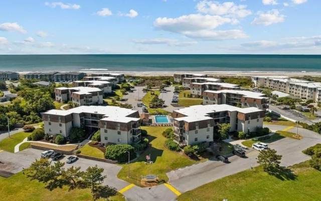 Southwinds J12 2 Bedroom Condo by RedAwning