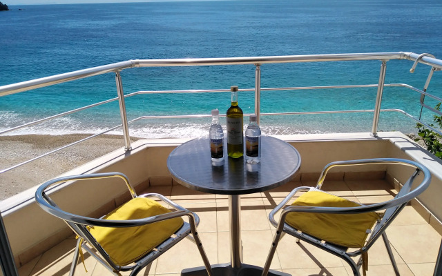 Magic Ionian Apartments & Rooms