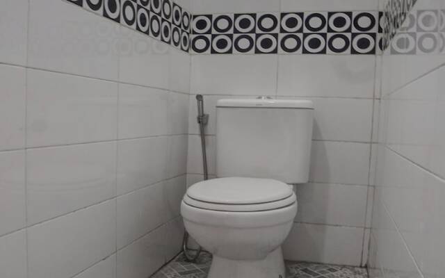 SPOT ON 92822 Finest House Near Amplas Bus Terminal