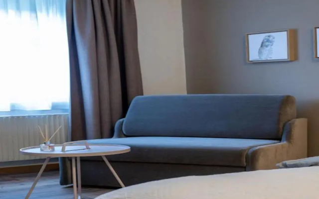 Hotel Alpina – Guest Rooms – Schiers