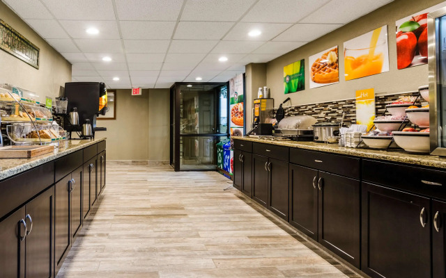 Quality Inn & Suites Winfield