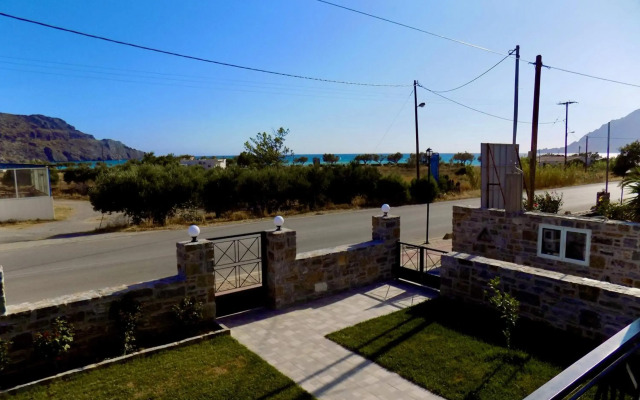 Manolis Apartments