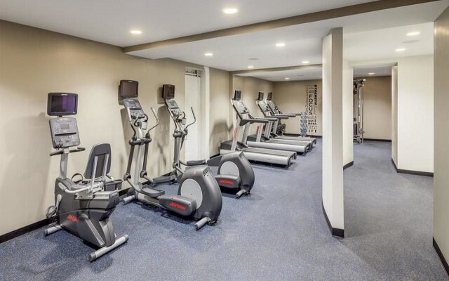 Hotel RL Baltimore Inner Harbor