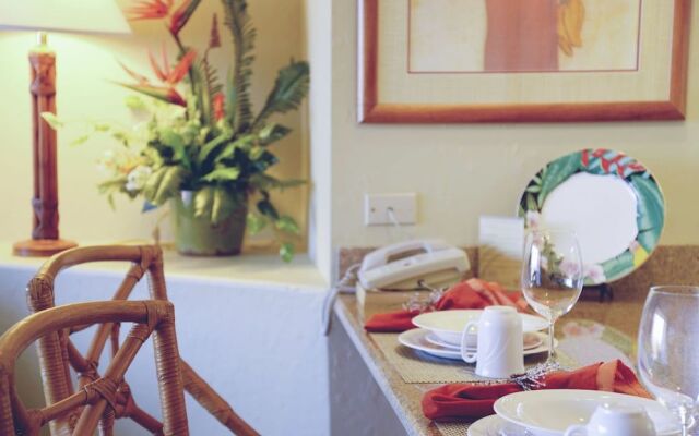 Kaanapali Shores Studio 742 Studio Bedroom Condo by RedAwning