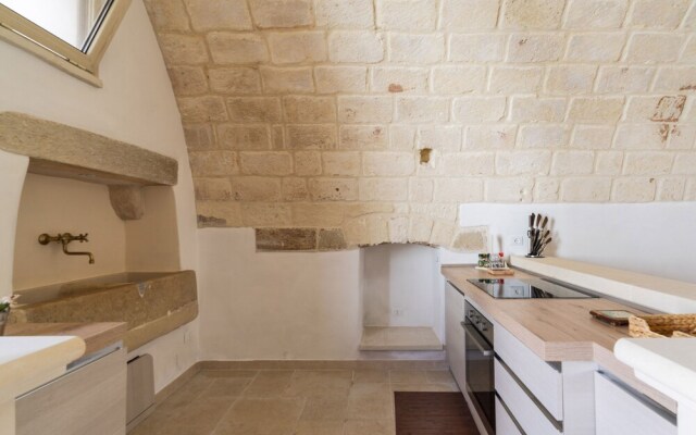 2873 Villa Pussacra by Barbarhouse