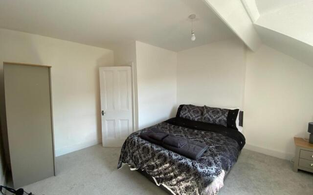 4 Bed Maisonette near the Travelodge colwyn bay