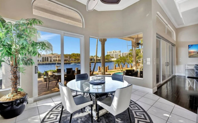 Serenity Villa Water Front