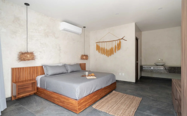 Twelve O’Clock Luxury Villas
